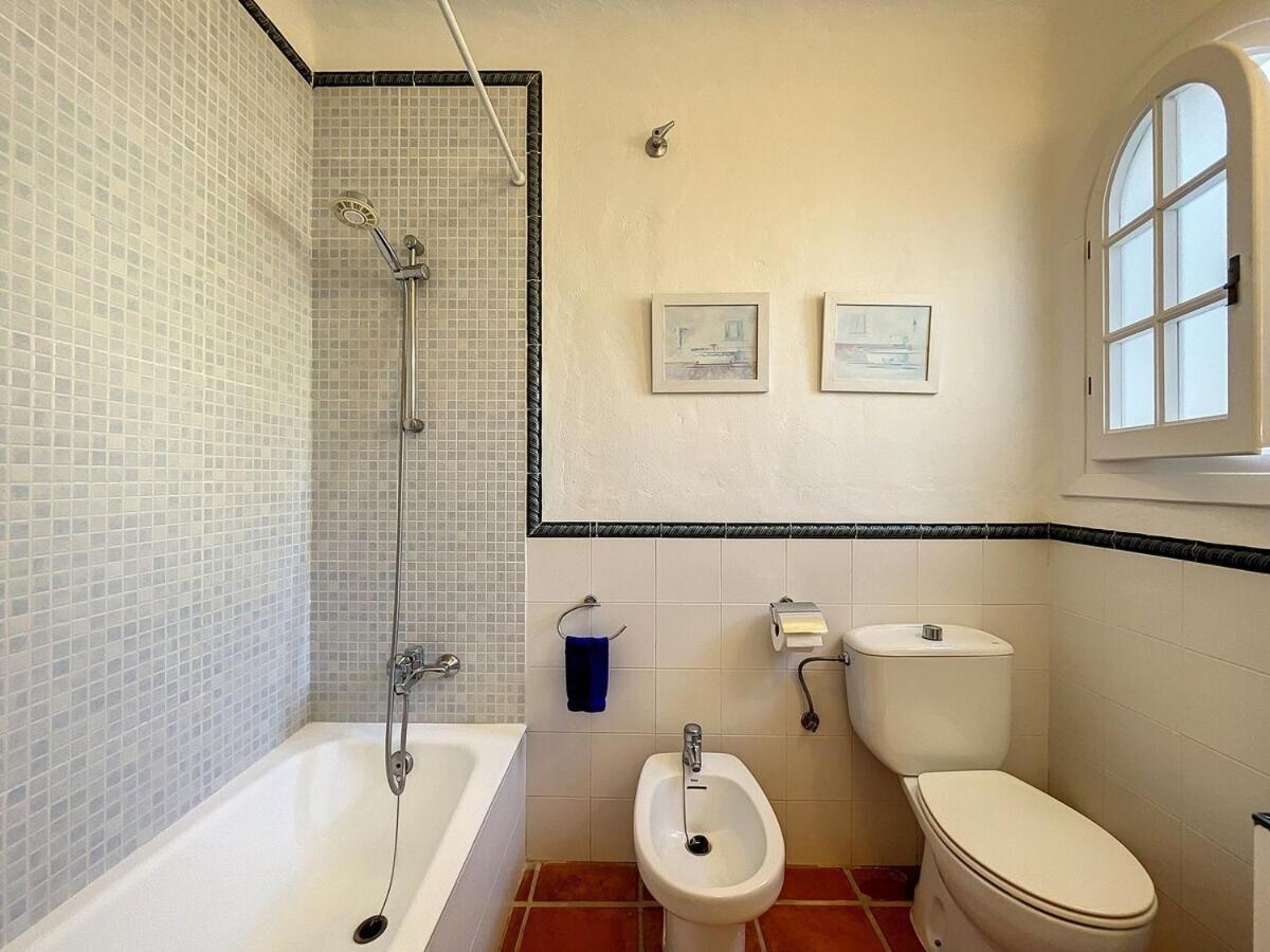 P98 - Bonito Apartamento Sobre El Mar Fornells  Esterno foto